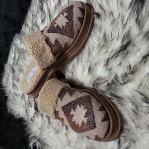 NWOB WOMEN'S JESSICA SIMPSON AZTEC CLOGS SIZE 10